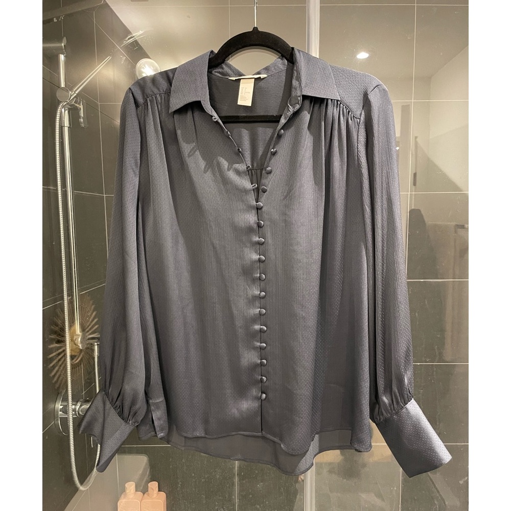 H&M blouse with collar